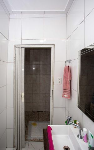 Casa à venda com 230m², 4 quartos e 2 vagasBanheiro - Casa 2