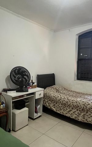 Casa à venda com 245m², 6 quartos e 3 vagas Casa à venda com 245m², 6 quartos e 3 vagasQuarto 4