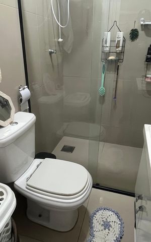 Casa à venda com 245m², 6 quartos e 3 vagas Casa à venda com 245m², 6 quartos e 3 vagasBanheiro 1