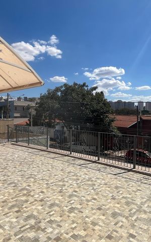 Casa à venda com 245m², 6 quartos e 3 vagas Casa à venda com 245m², 6 quartos e 3 vagasTerraço
