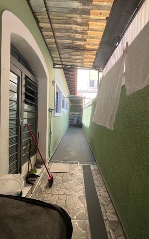 Casa à venda com 245m², 6 quartos e 3 vagas Casa à venda com 245m², 6 quartos e 3 vagasÁrea comum