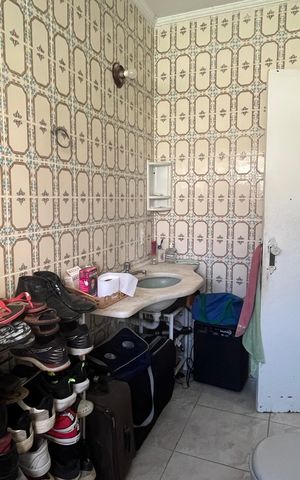 Casa à venda com 245m², 6 quartos e 3 vagas Casa à venda com 245m², 6 quartos e 3 vagasBanheiro 3