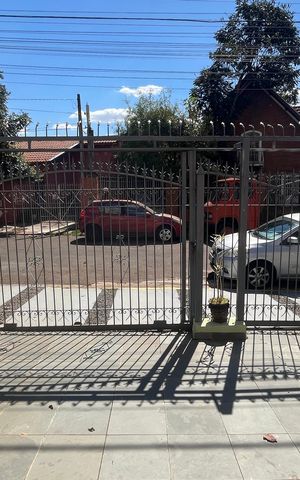 Casa à venda com 245m², 6 quartos e 3 vagas Casa à venda com 245m², 6 quartos e 3 vagasVista do Quarto 2