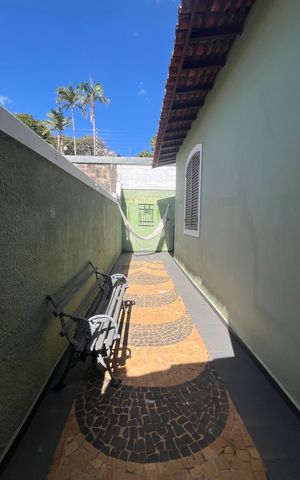Casa à venda com 245m², 6 quartos e 3 vagas Casa à venda com 245m², 6 quartos e 3 vagasÁrea externa