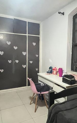 Casa à venda com 245m², 6 quartos e 3 vagas Casa à venda com 245m², 6 quartos e 3 vagasQuarto 6