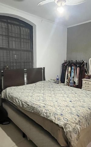 Casa à venda com 245m², 6 quartos e 3 vagas Casa à venda com 245m², 6 quartos e 3 vagasQuarto 5