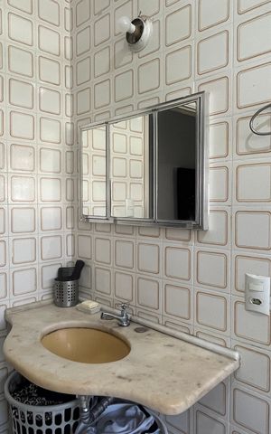 Casa à venda com 245m², 6 quartos e 3 vagas Casa à venda com 245m², 6 quartos e 3 vagasBanheiro 2