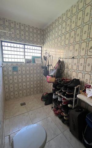 Casa à venda com 245m², 6 quartos e 3 vagas Casa à venda com 245m², 6 quartos e 3 vagasBanheiro 3