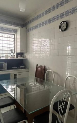 Casa à venda com 245m², 6 quartos e 3 vagas Casa à venda com 245m², 6 quartos e 3 vagasCopa