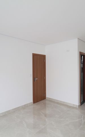 Casa de condomínio à venda com 140m², 3 quartos e 2 vagasSuite
