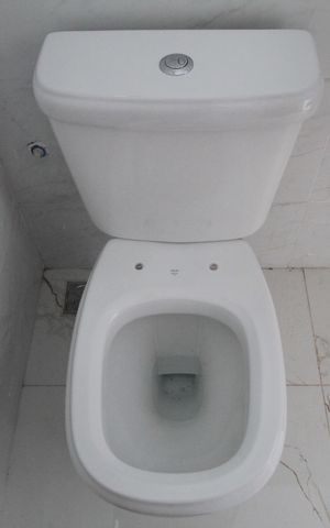 Casa de condomínio à venda com 140m², 3 quartos e 2 vagasLavabo