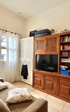 Casa à venda com 200m², 4 quartos e 2 vagas Casa à venda com 200m², 4 quartos e 2 vagasQuarto 2