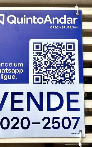 Casa à venda com 200m², 4 quartos e 2 vagas Casa à venda com 200m², 4 quartos e 2 vagasPlaquinha