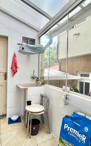 Casa à venda com 200m², 4 quartos e 2 vagas Casa à venda com 200m², 4 quartos e 2 vagasÁrea de Serviço