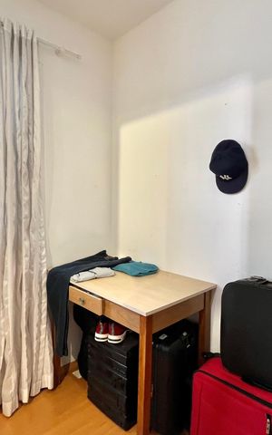 Casa à venda com 200m², 4 quartos e 2 vagas Casa à venda com 200m², 4 quartos e 2 vagasEdícula - Closet