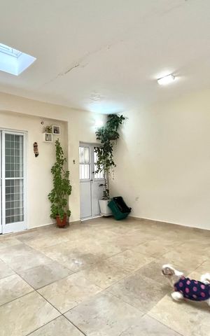 Casa à venda com 200m², 4 quartos e 2 vagas Casa à venda com 200m², 4 quartos e 2 vagasGaragem