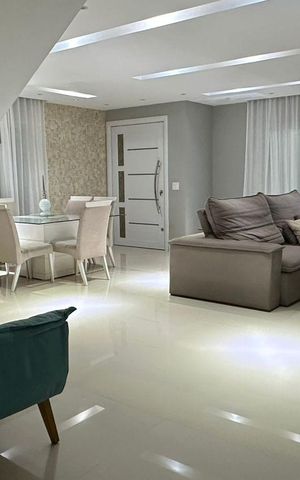 Casa de condomínio à venda com 350m², 3 quartos e 2 vagas Casa de condomínio à venda com 350m², 3 quartos e 2 vagasSala
