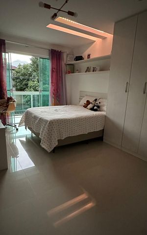 Casa de condomínio à venda com 350m², 3 quartos e 2 vagas Casa de condomínio à venda com 350m², 3 quartos e 2 vagasSuíte 1