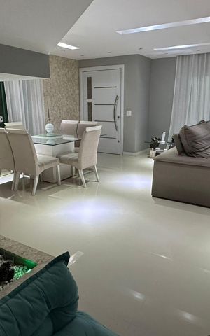 Casa de condomínio à venda com 350m², 3 quartos e 2 vagas Casa de condomínio à venda com 350m², 3 quartos e 2 vagasSala