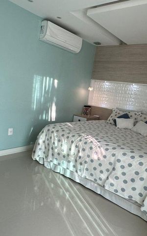 Casa de condomínio à venda com 350m², 3 quartos e 2 vagas Casa de condomínio à venda com 350m², 3 quartos e 2 vagasSuíte 3