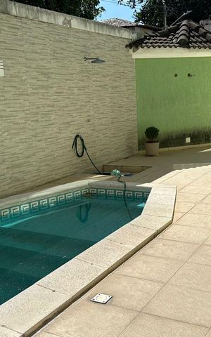 Casa de condomínio à venda com 350m², 3 quartos e 2 vagas Casa de condomínio à venda com 350m², 3 quartos e 2 vagasPiscina