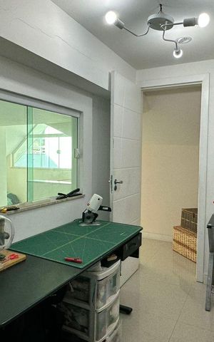 Casa de condomínio à venda com 350m², 3 quartos e 2 vagas Casa de condomínio à venda com 350m², 3 quartos e 2 vagasEscritório