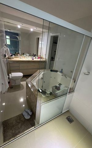 Casa de condomínio à venda com 350m², 3 quartos e 2 vagas Casa de condomínio à venda com 350m², 3 quartos e 2 vagasBanheiro da Suíte 3