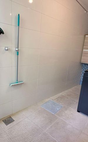 Casa de condomínio à venda com 350m², 3 quartos e 2 vagas Casa de condomínio à venda com 350m², 3 quartos e 2 vagasÁrea de Serviço