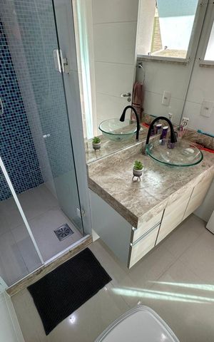Casa de condomínio à venda com 350m², 3 quartos e 2 vagas Casa de condomínio à venda com 350m², 3 quartos e 2 vagasBanheiro