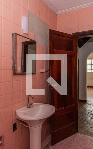 Casa à venda com 90m², 2 quartos e sem vaga