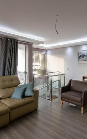 Apartamento à venda com 140m², 3 quartos e 2 vagas Apartamento à venda com 140m², 3 quartos e 2 vagasCobertura