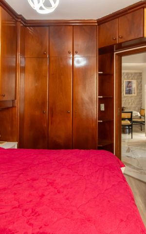 Apartamento à venda com 140m², 3 quartos e 2 vagas Apartamento à venda com 140m², 3 quartos e 2 vagasSuíte