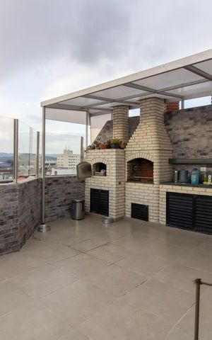 Apartamento à venda com 140m², 3 quartos e 2 vagas Apartamento à venda com 140m², 3 quartos e 2 vagasCobertura