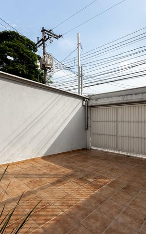 Casa à venda com 129m², 3 quartos e 2 vagas Casa à venda com 129m², 3 quartos e 2 vagasGaragem