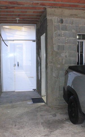 Casa à venda com 51m², 4 quartos e 1 vagaGaragem