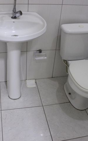 Casa à venda com 51m², 4 quartos e 1 vagaBanheiro da Suíte - casa 2