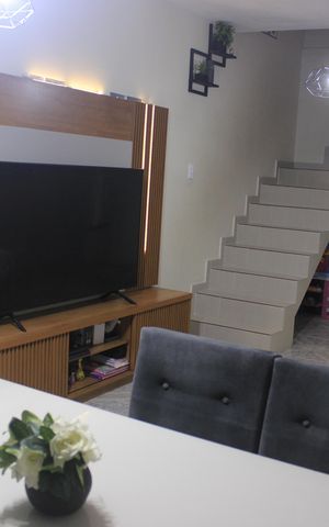 Casa à venda com 51m², 4 quartos e 1 vagaSala