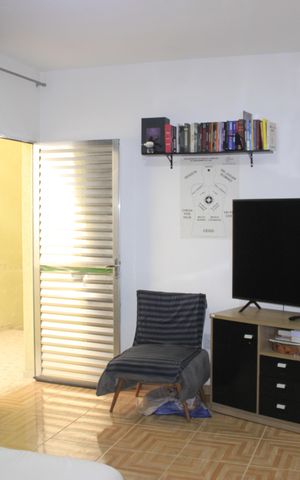 Casa à venda com 51m², 4 quartos e 1 vagaSuíte