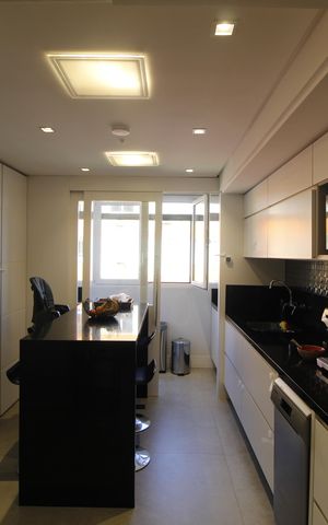 Apartamento à venda com 151m², 2 quartos e 2 vagasCozinha