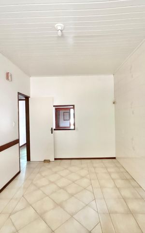 Casa à venda com 166m², 3 quartos e 2 vagas Casa à venda com 166m², 3 quartos e 2 vagasCozinha