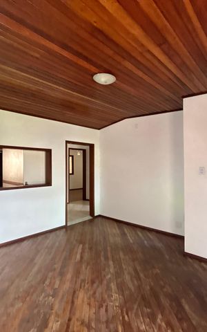 Casa à venda com 166m², 3 quartos e 2 vagas Casa à venda com 166m², 3 quartos e 2 vagasSala
