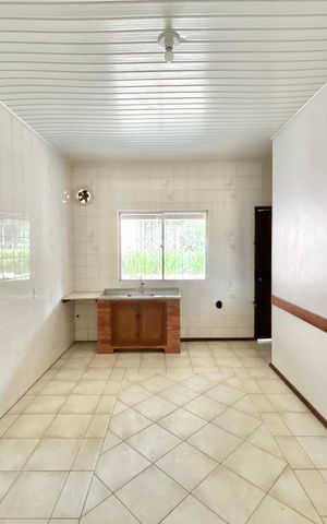 Casa à venda com 166m², 3 quartos e 2 vagas Casa à venda com 166m², 3 quartos e 2 vagasCozinha