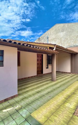Casa à venda com 166m², 3 quartos e 2 vagas Casa à venda com 166m², 3 quartos e 2 vagasPátio