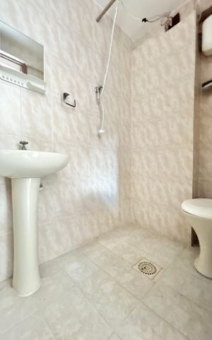 Casa à venda com 166m², 3 quartos e 2 vagas Casa à venda com 166m², 3 quartos e 2 vagasBanheiro 2