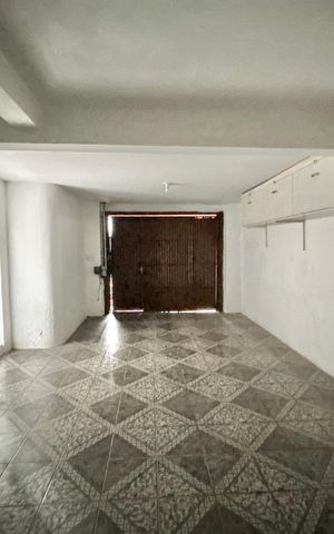 Casa à venda com 166m², 3 quartos e 2 vagas Casa à venda com 166m², 3 quartos e 2 vagasGaragem