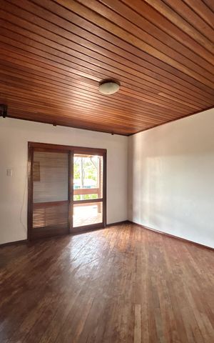 Casa à venda com 166m², 3 quartos e 2 vagas Casa à venda com 166m², 3 quartos e 2 vagasSala
