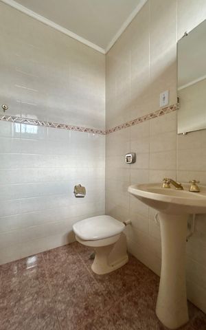 Casa à venda com 166m², 3 quartos e 2 vagas Casa à venda com 166m², 3 quartos e 2 vagasBanheiro