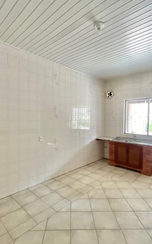 Casa à venda com 166m², 3 quartos e 2 vagas Casa à venda com 166m², 3 quartos e 2 vagasCozinha