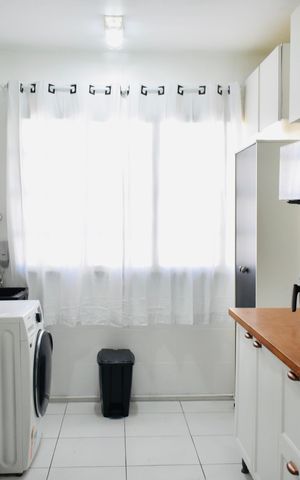 Apartamento à venda com 114m², 2 quartos e 2 vagas Apartamento à venda com 114m², 2 quartos e 2 vagasCozinha e Área de Serviço
