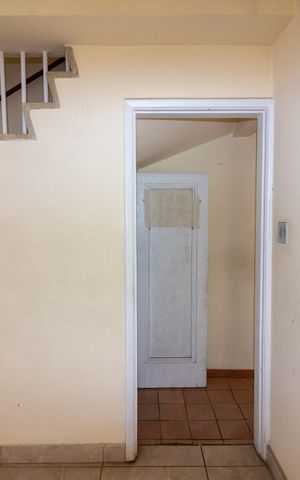 Casa à venda com 130m², 3 quartos e 2 vagas Casa à venda com 130m², 3 quartos e 2 vagasSala
